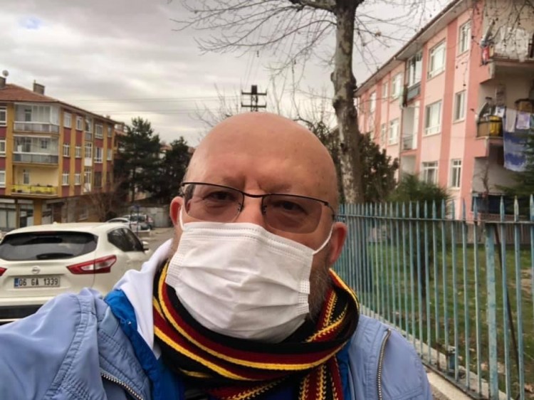 KELLİK BULAŞICI BİR HASTALIK MI? KELLİK BULAŞICI BİR HASTALIK MI?